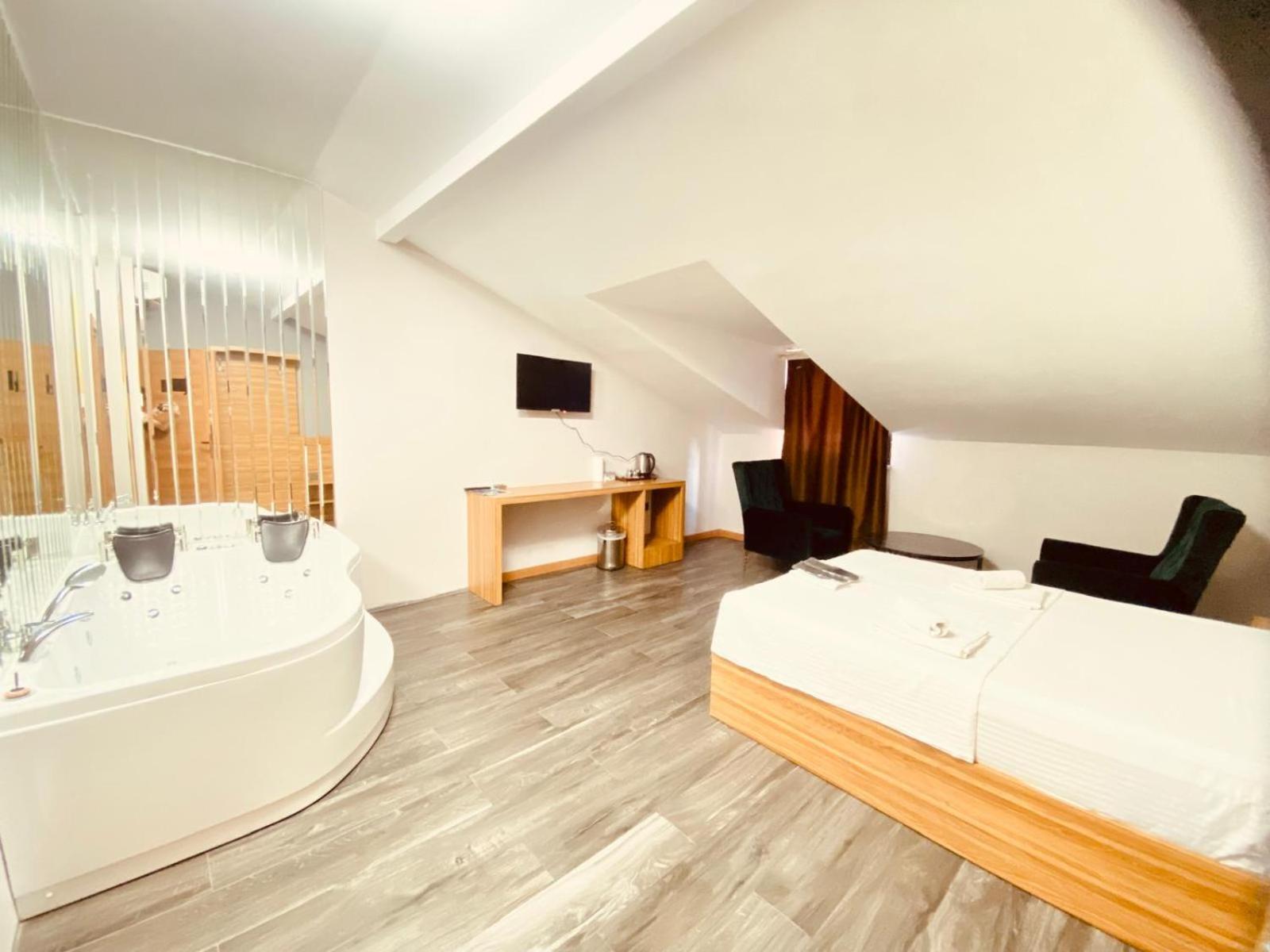 Waves Hotel Истанбул Екстериор снимка